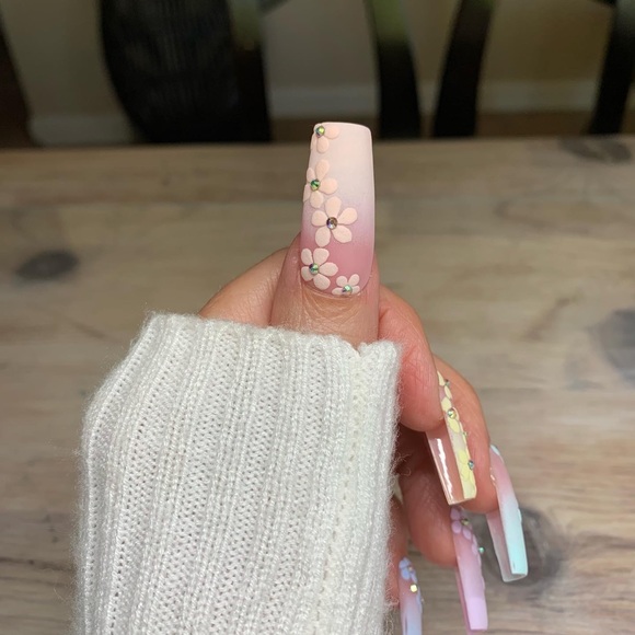 Macaroons Pastel Flower Ombré Press On Nails - Picture 3 of 3